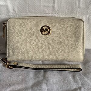 Michael Kors Fulton Phone Case Wristlet- NWT